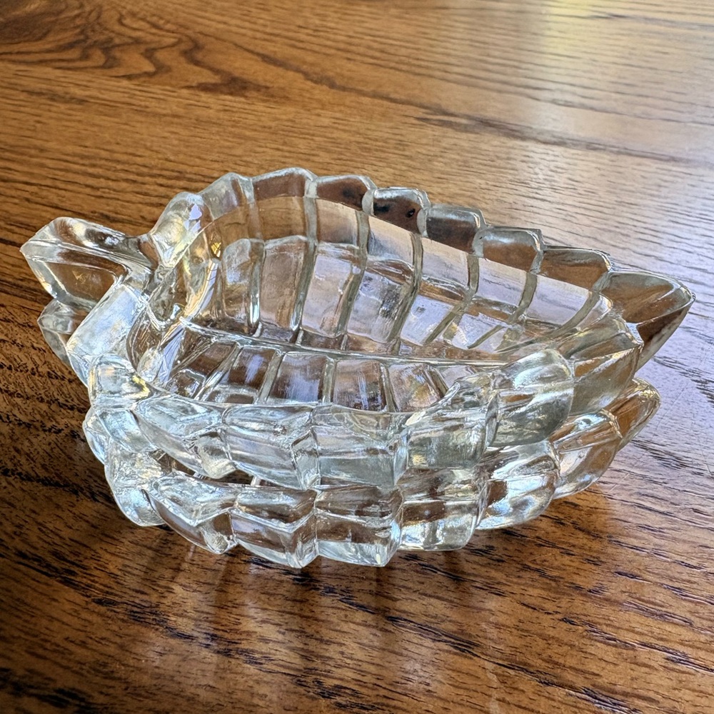 Vintage Lead Crystal Italian Glass Leaf Trinket Dishes Ashtray- Set of 2- 4.5” - Picture 8 of 16